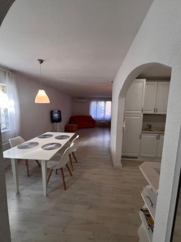Sofi Apartment Heviz